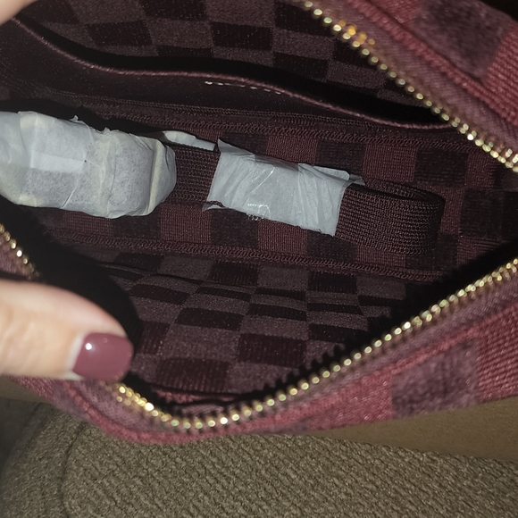 Rothys Camera Bag Purse. Red- Burgandy - Picture 6 of 10